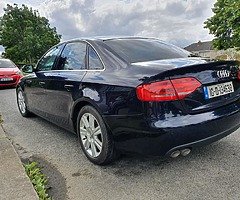 AUDI A4B8