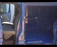 Opel Vivaro - Image 5/8