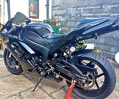 Kawasaki Ninja zx6r Black Edition 2008 low millage in Perfect Condition