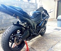 Kawasaki Ninja zx6r Black Edition 2008 low millage in Perfect Condition