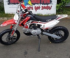 NEW CW 125 Dirt Bike (FINANCE-SEMI AUTO-WARRANTY) @