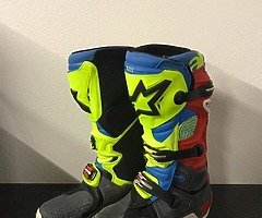 Tech 10 alpinestar boots