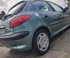 Taxed automatic Peugeot 206