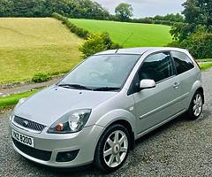 2008 Ford Fiesta Zetec 1.2 petrol - Full MOT, Full Service History and 6 months warranty!