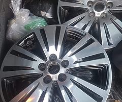 Set of alloy wheels