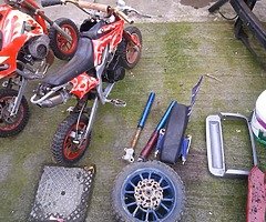 2 49cc field biks and 50cc wizz board bike in the middle needs pully - Image 4/5