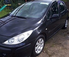 2006 Peugeot 307 1.4 183,000 km, 2 months tax and test, new gearbox,clutch ,tyres,petrol.