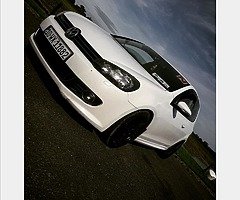 2010 White Golf 1.6 Diesel - Image 2/6