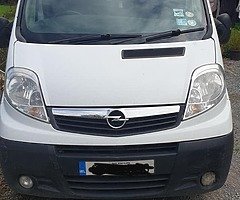 Opel Vivaro, Nissan, Renault