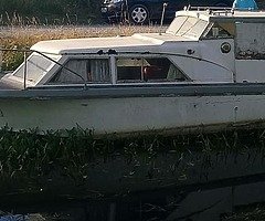 27ft cruiser project striped bare with a 1.5bmc stern drive sold as is needs to be lifted - Image 4/4