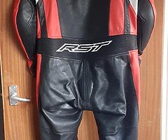 I full set RST leathers - Image 4/7