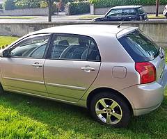 Estou vendendo urgente esse carro . Em perfeitas condições . Motivo: Estamos indo embora de Dublin