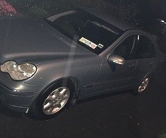 2004 c220 mercedes LOW MILAGE!