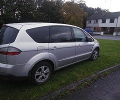 Selling my ford s max 2007 Pm for more info.