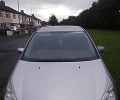 Selling my ford s max 2007 Pm for more info.