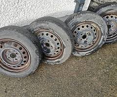 Tyres 175/65 R14 with wheels