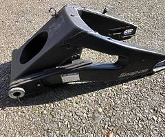 R6 2co / 13s swingarm mint