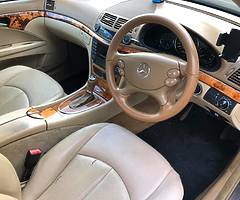 E220 Mercedes 2007 - Image 3/9