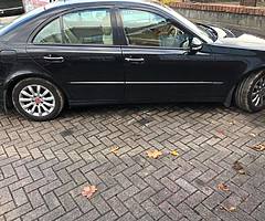 E220 Mercedes 2007 - Image 7/9