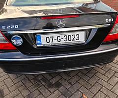 E220 Mercedes 2007 - Image 8/9