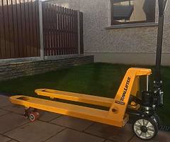 PALLET TRUCK FOR SALE VERRY COOD CONDITION [hidden information]