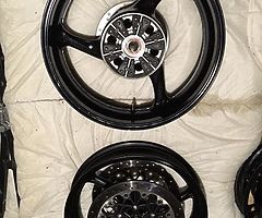 GSXR 600/750 wheels and discs for 11-19 models