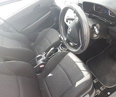 2010 Hyundai i130 - Image 4/10