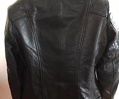 Richa ladies leather motorbike jacket - Image 2/4