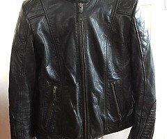 Richa ladies leather motorbike jacket - Image 4/4