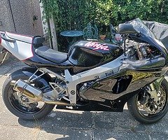 Kawasaki Zx7r