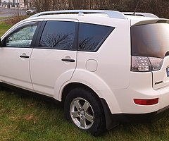 2009 Mitsubishi Outlander - Image 3/10