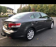 Toyota Avensis Aura - Image 9/10