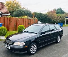 Volvo V40 1.8 petrol - Long MOT, Low miles with service history! Tow bar fitted!