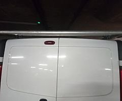 Vivaro roof bars with roller - Image 4/6