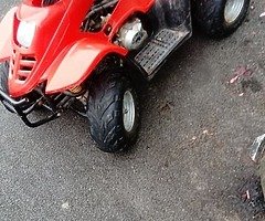 50cc kids quad runs perfect ideal Christmas present battery just needs a charge