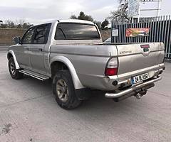 2004 Mitsubishi L200 Warrior Crew cab 5 seats Tax 333e Leather air con - Image 3/4