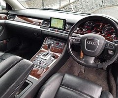 AUDI A8 QUATTRO