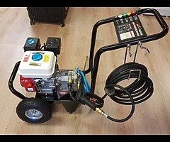 BRAND NEW 6.5 HP 3,600 PSI HIGH PRESSURE GERMAN MANUFACTURED PETROL PRESSURE WASHER