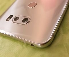 LG V30 smartphone UNLOCKED in mint condition - Image 5/5