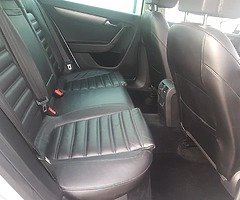 Volkswagen Passat - Image 7/10