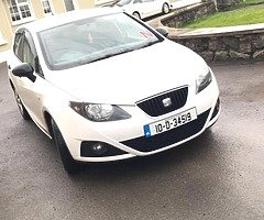 Seat Ibiza 2010 (Low Milage)