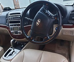 Hyundai Santa Fe - Image 9/10