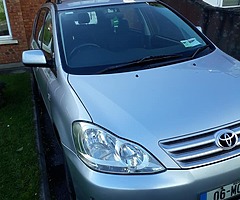 Toyota avensis verso 06