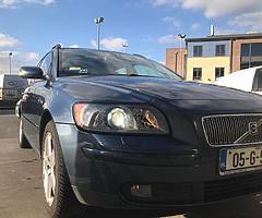 Volvo V50 fresh test and taxed - Image 4/10