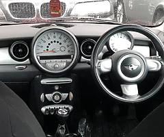 Mini Cooper One D 1.6 Diesel tax and test 2009 - Image 10/10