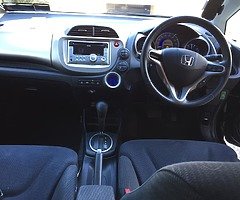 Honda Fit hybrid 2011 - Image 6/10