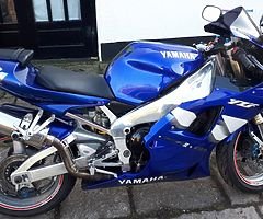 Yamaha r1