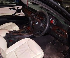 BMW 320i - Image 5/8