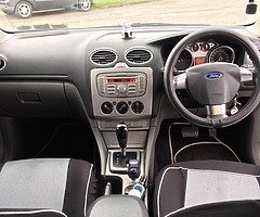 Ford Focus 1.6 Zetec Automatic - Image 5/10