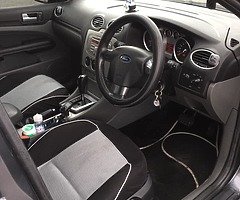 Ford Focus 1.6 Zetec Automatic - Image 7/10